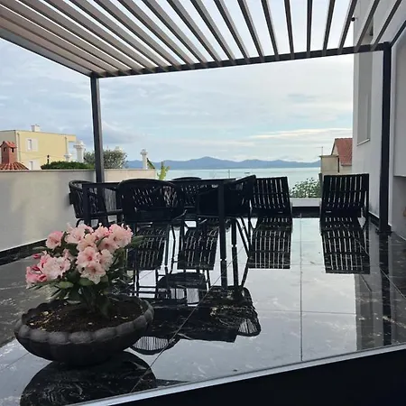 Superior شقة زادار